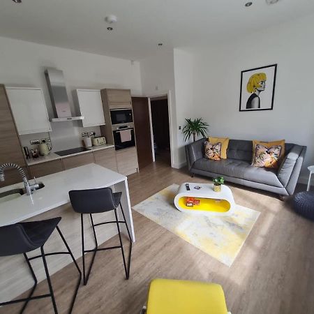 34 Cuppin Street - Luxury City Centre Apartment! Chester Exterior photo